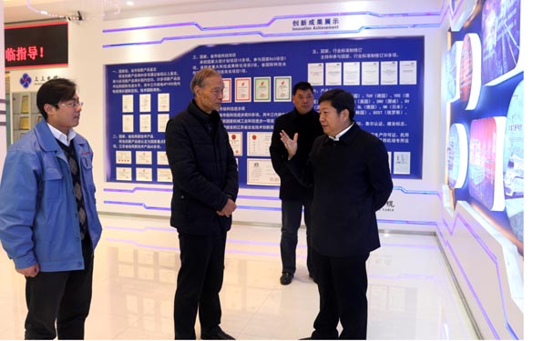 國(guó)家質(zhì)檢總局質(zhì)量管理司司長(zhǎng)黃國(guó)梁一行來上上電纜調(diào)研